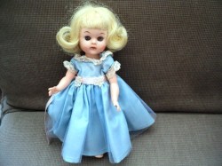 8-9'' HP SAUCY WALKER SAUCY WALKER BLONDE LUSTRE CREME VIRGA DOLL BLUE OR PINK DRESS OR 8" PURPLE OR RED HAIR DOLL CHOICE